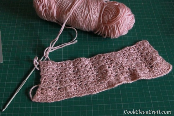 http://cookcleancraft.com/wp-content/uploads/2015/10/Girls-Crochet-dress-in-progress_thumb.jpg
