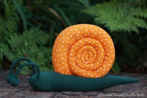Sew a stuffed snail (30)