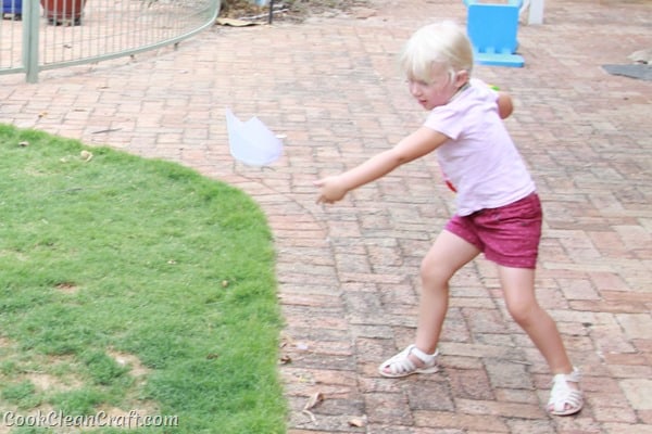 Having fun with paper planes - a fun DIY craft activity to play with the kids after school.