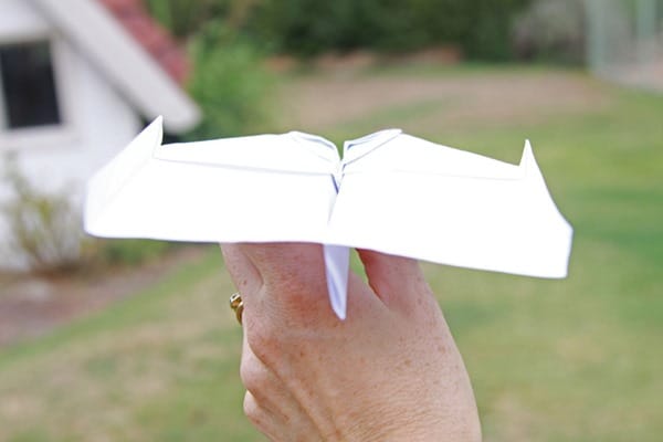 Having fun with paper planes - a fun DIY craft activity to play with the kids after school.