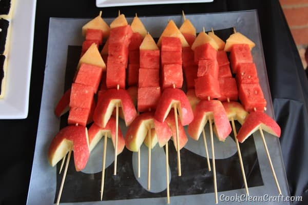 Fruit skewer rockets - food for a space-themed party