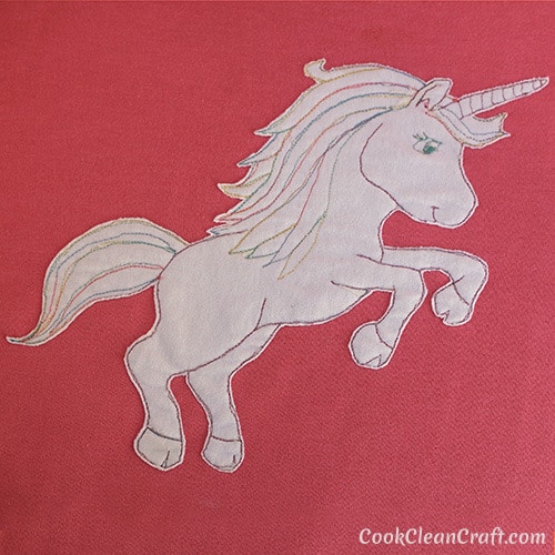 How to free motion applique a unicorn with free template